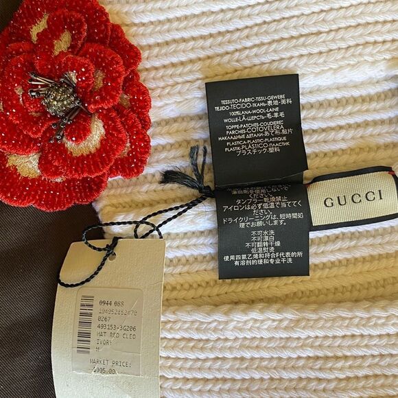 Gucci White Knit Hat with Red Flower Detail - Picture 5 of 7